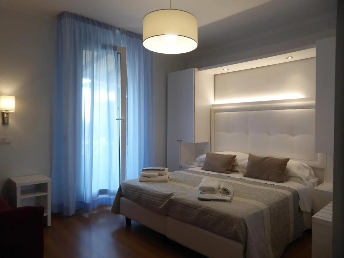 Albergo Vittoria Римини Италия